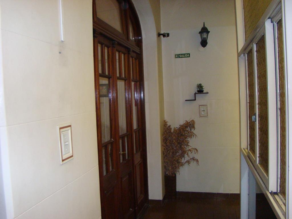 Petit Recoleta Hostel Buenos Aires Bagian luar foto